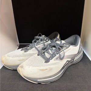 Brooks Adrenaline GTS 23 Running Shoes